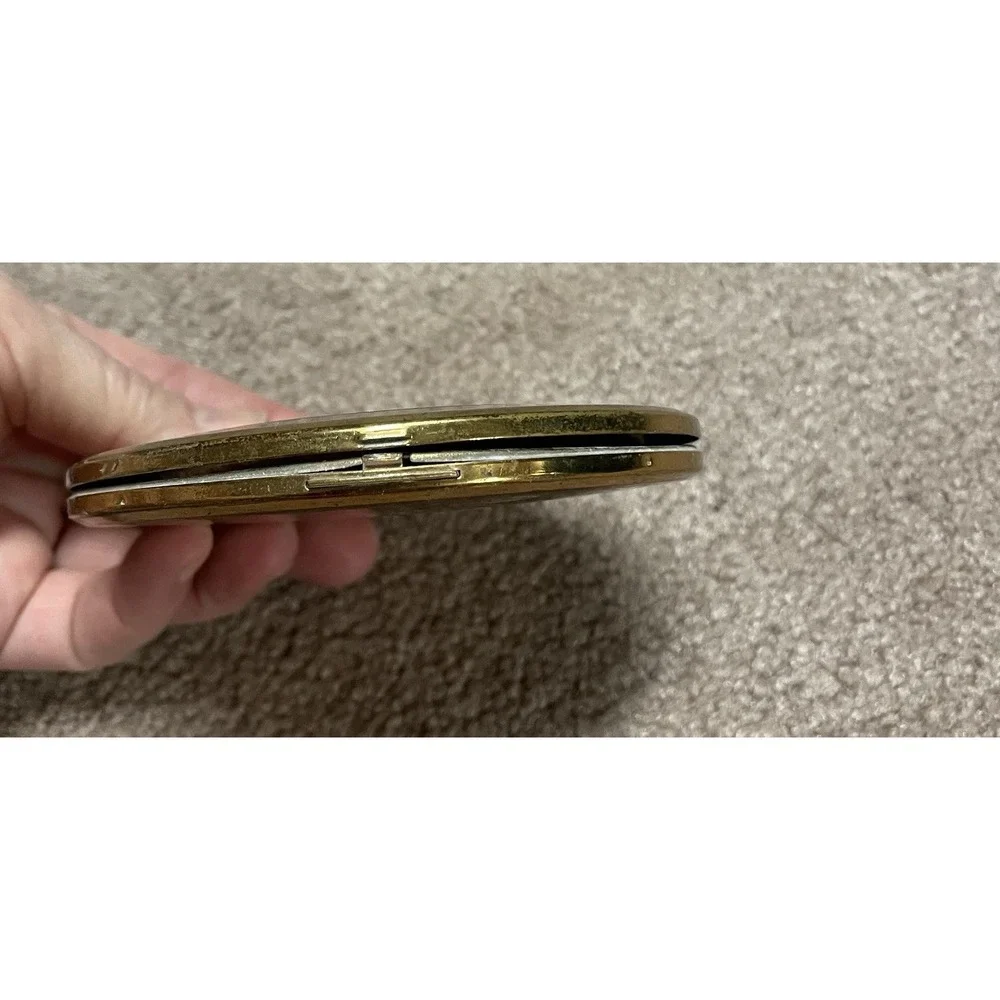 Dorset 5th Avenue 1940's-50's Gold Tone‎ Makeup Compact Mirror vintage retro